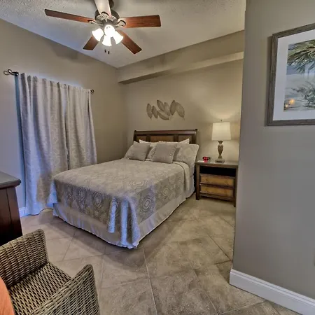 Luxurious High-Rise Condo With Spacious Balcony Facing The Ocean - Unit 1805